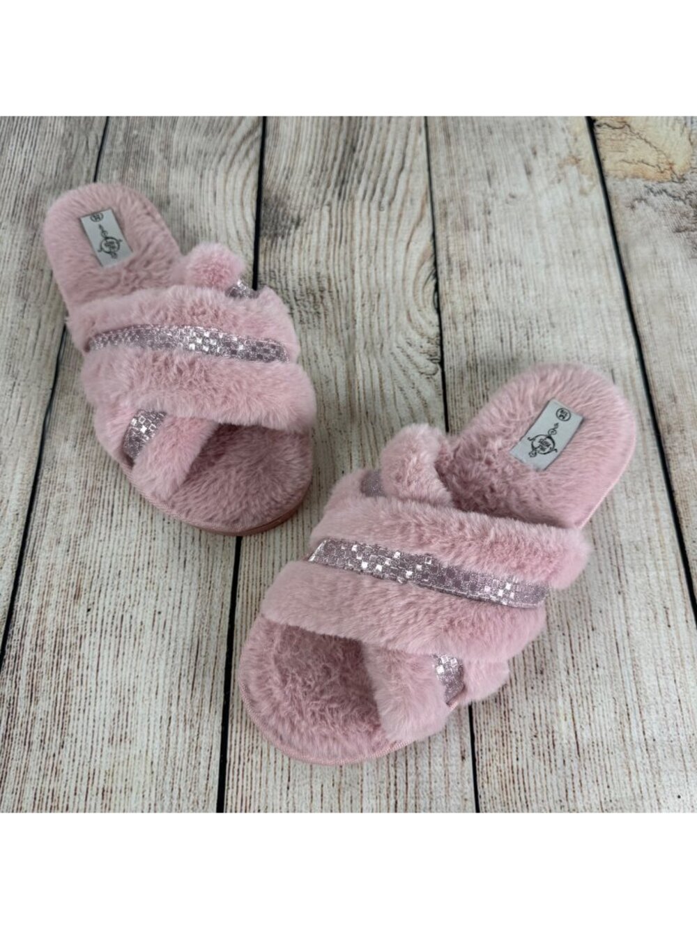Sole Mates Blush Pink Slippers Cross Strap Metallic Accents Size Medium 7/8